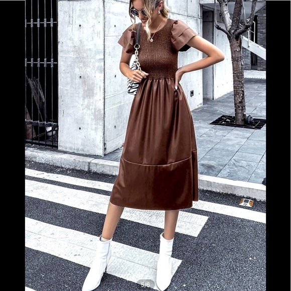 NEW FAUX LEATHER BUTTERFLY SLEEVE DRESS-SM - Picture 3 of 6